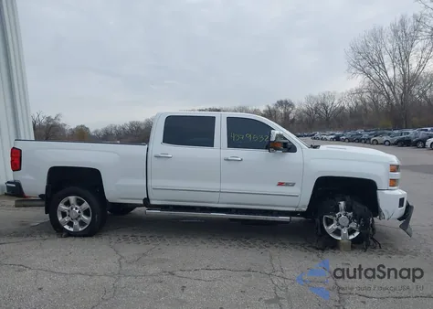 2017 Chevrolet Silverado 2500Hd Ltz z USA, uszkodzony, nr VIN 1GC1KWEY8HF231687